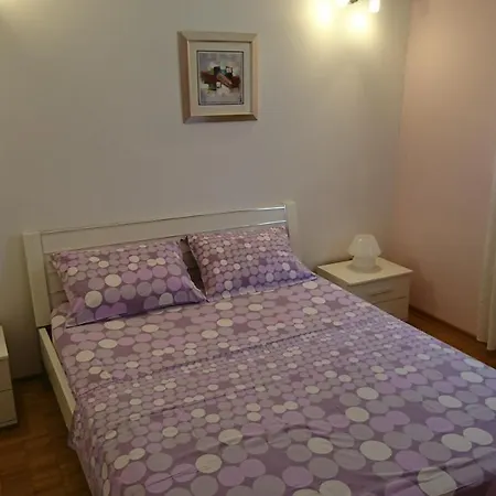 Charming Modern House With The New Swimming Pool - Maya 1 Apartment *