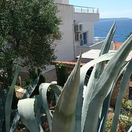 Charming Modern House With The New Swimming Pool - Maya 1 Apartment