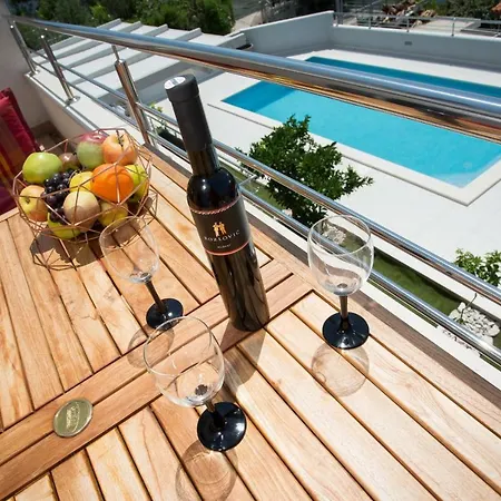 Apartment Charming Modern House With The New Swimming Pool - Maya 1